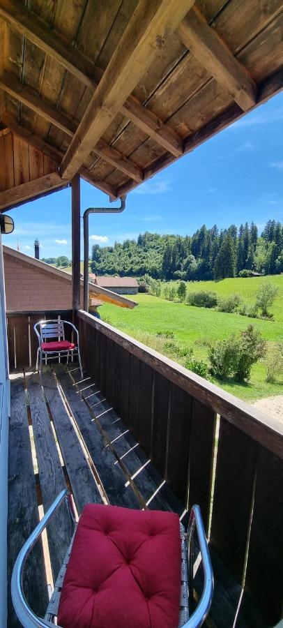 Miramont Horse Trekking Hostel Saicourt Exteriör bild