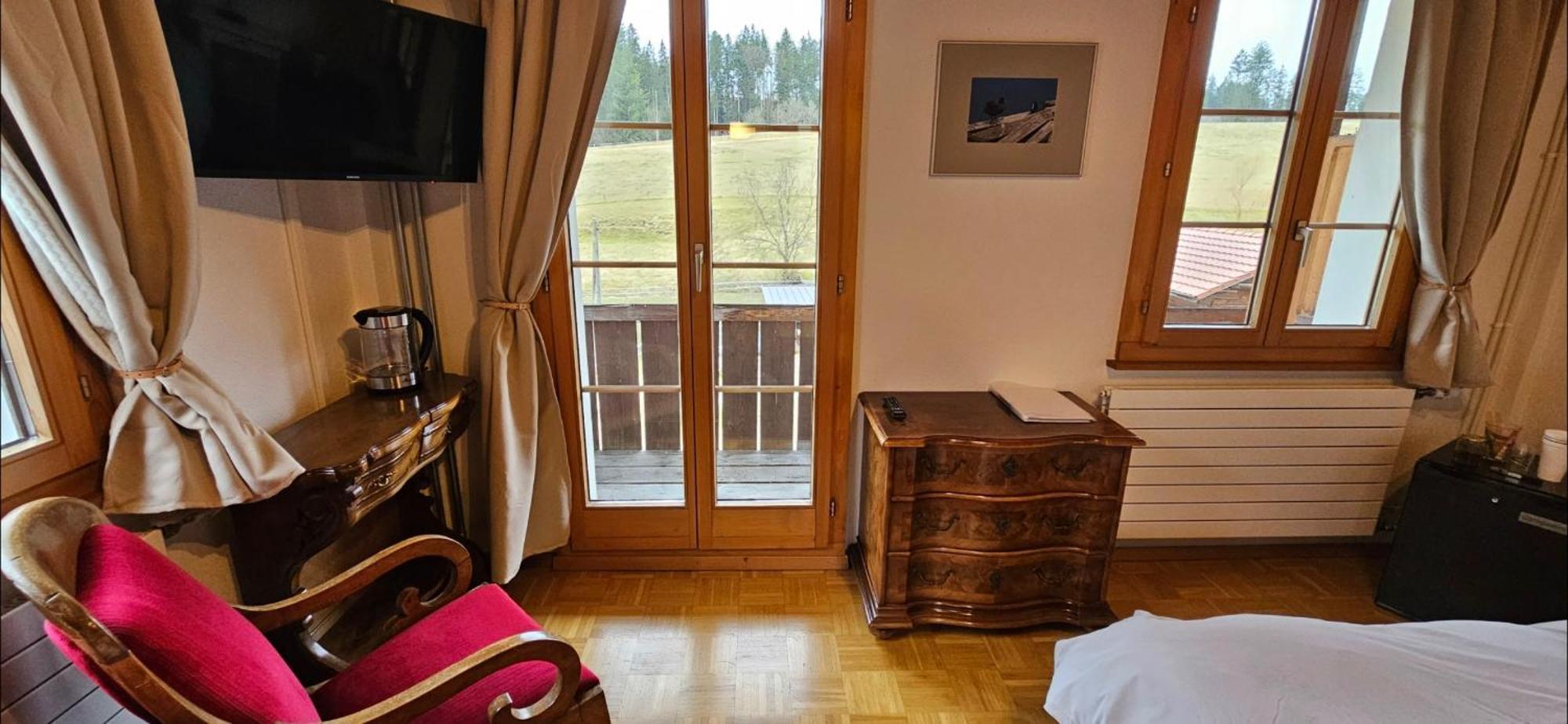 Miramont Horse Trekking Hostel Saicourt Exteriör bild