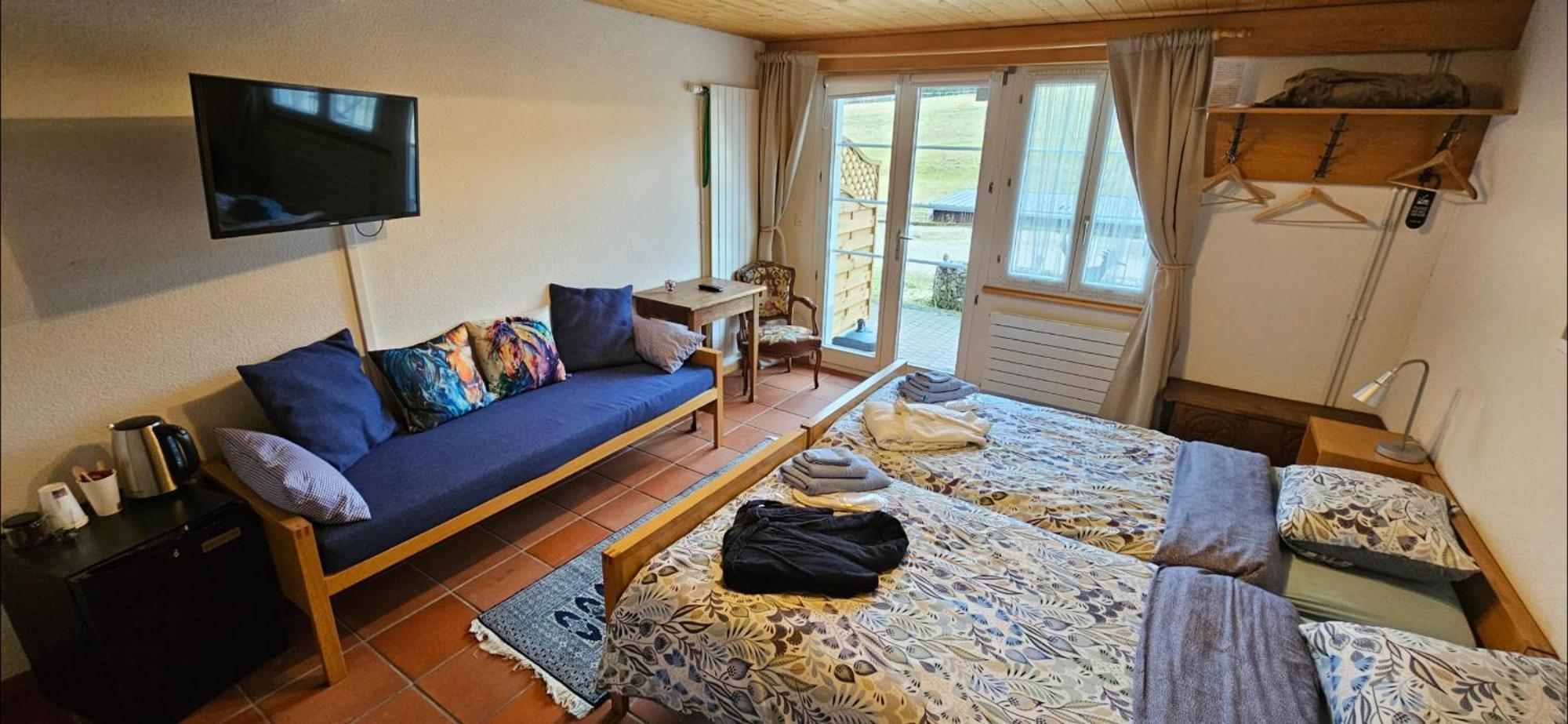Miramont Horse Trekking Hostel Saicourt Exteriör bild
